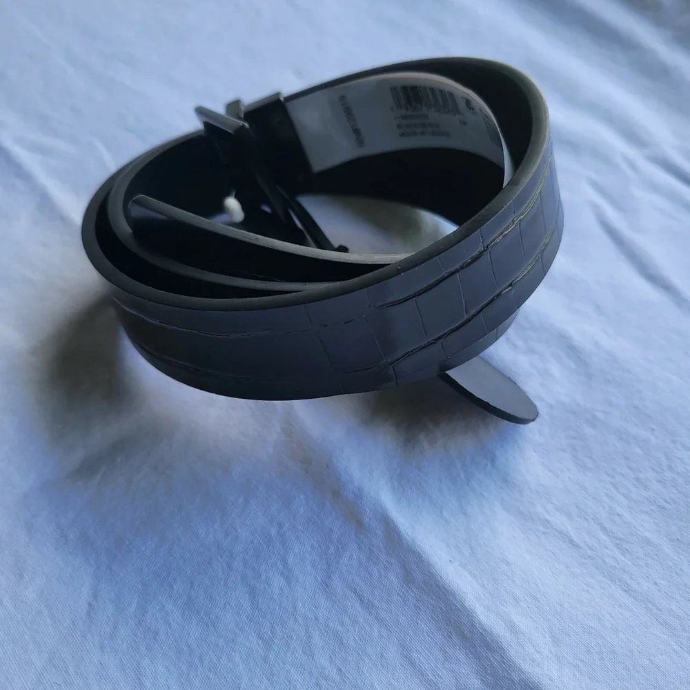 INC Reversible Faux-Leather Belt. Size 38-40 Men's New With Tags.